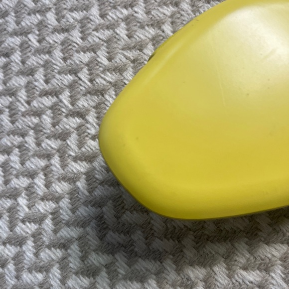 Ferragamo yellow leather slides. Size 38 - Picture 6 of 6